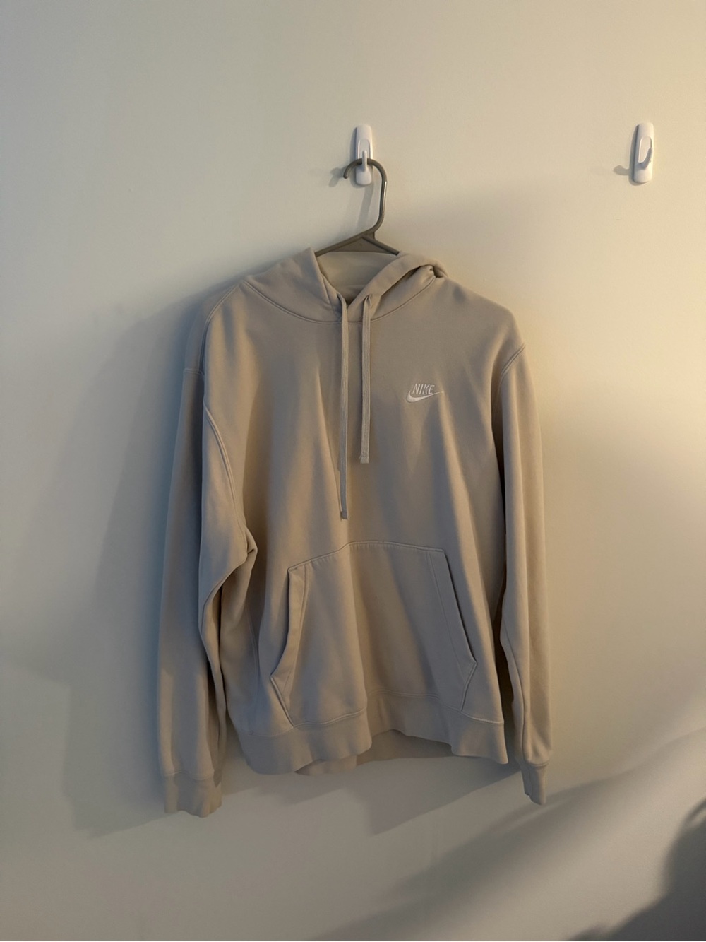 Nike Men’s Hoodie in Light Beige
